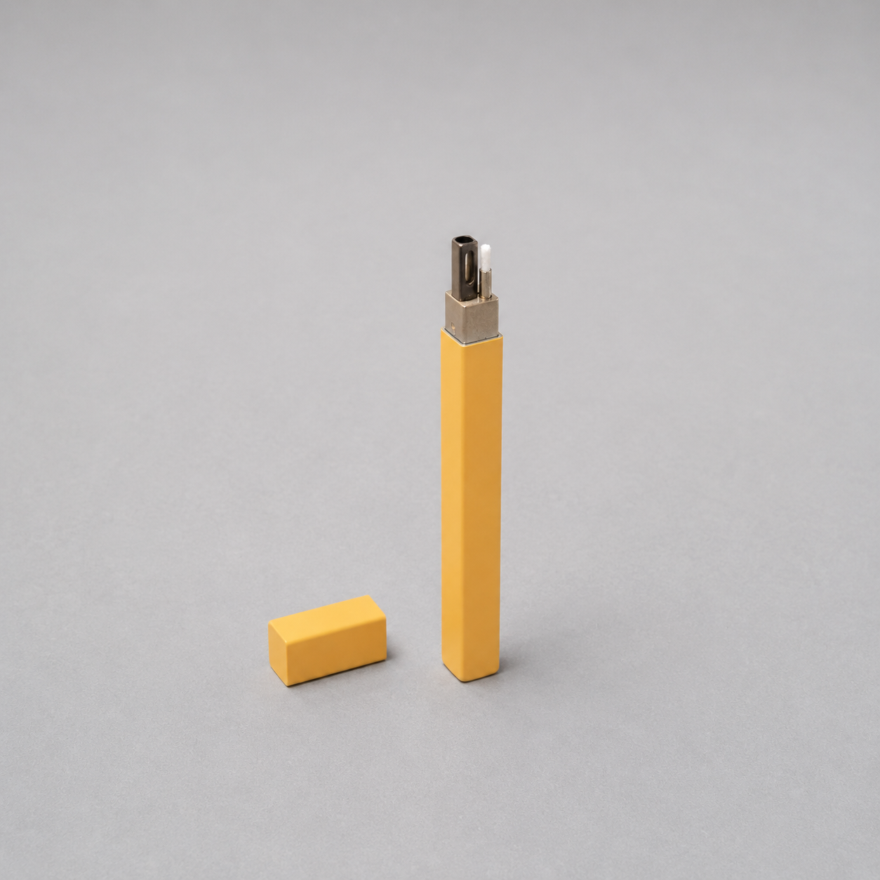 TSUBOTA PEARL - Queue Mono Egg Yellow Petrol Lighter